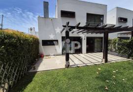 OLHOS DE AGUA - THREE BEDROOM VILLA - POOL AND GARDEN