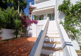 Charming Renovated Townhouse with Sea Views in Praia da Luz