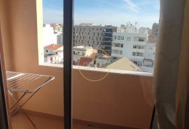 3 bedroom apartment in Faro as new, available for annual rental