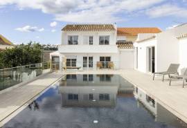 Tavira, 4-bedroom Traditional villa with pool, river views, annex and garage.