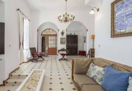 Fuseta, 5-bedroom traditional house in the heart of the village.