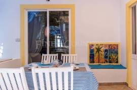 Ferragudo - 2+2-bedroom townhouse in the center of the village