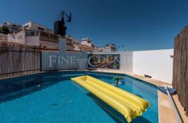 Ferragudo - 2+2-bedroom townhouse in the center of the village