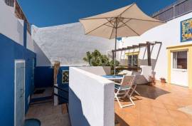 Ferragudo - 2+2-bedroom townhouse in the center of the village