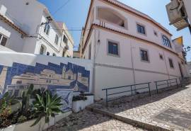 Ferragudo - Traditional 3-bedroom townhouse with river views and roof terrace