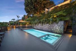 Luxury Property in Madeira – Stunning Views & Versatile Investment