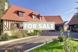 Detached House with Garden