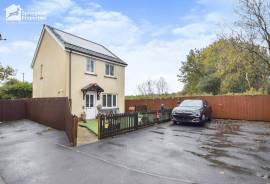 3 bedroom, Detached house for sale