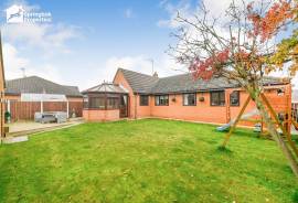 4 bedroom, Detached bungalow for sale