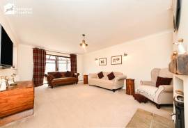 4 bedroom, Detached bungalow for sale