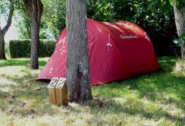 Superbe camp site with 20 pitches, 2 cottages, pool