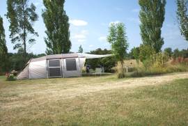 Superbe camp site with 20 pitches, 2 cottages, pool