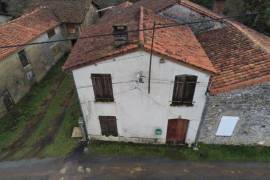 €13000 - Small Barn Renovate in a quiet area - Near Champagne-Mouton