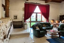 €60000 - Barn Conversion With Garden And Attached Barn. Close To Civray