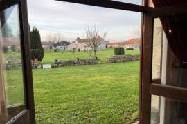 €60000 - Barn Conversion With Garden And Attached Barn. Close To Civray