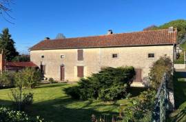 €159500 - Beautiful Village House close to Nanteuil en vallee