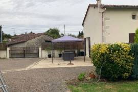 €160000 - 3 Bedroom Stone House With Courtyard, Garden And Barn Near Nanteuil En Vallee