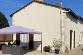 €160000 - 3 Bedroom Stone House With Courtyard, Garden And Barn Near Nanteuil En Vallee