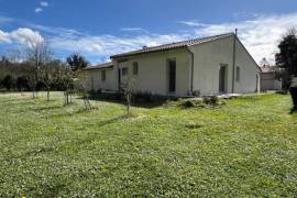 €211700 - Bungalow With A Guest Cottage And Woodland