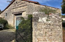 €259950 - Character Stone House For Sale With Swimming Pool In A Charente Village