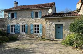 €259950 - Character Stone House For Sale With Swimming Pool In A Charente Village