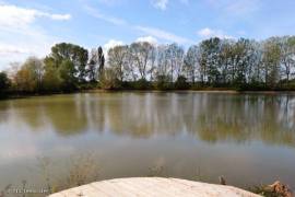 €557800 - Beautiful Equestrian Property with 18 Hectares of land and a lake