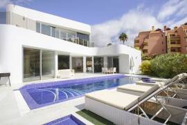 5 Bedrooms - Villa - Tenerife - For Sale