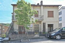 Apartment with a balconies and garage