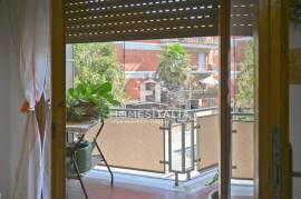 Apartment with balconies and garage