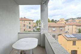 Renovated apartment with terrace and garage