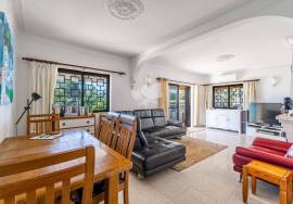 Spacious 3 bedroom villa with garage conversion guest annex & plunge pool. Near Moncarapacho