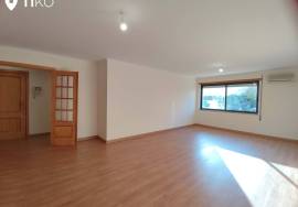 Excellent 3 Bedroom Apartment Central Two Fronts Montijo