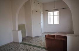 3 Floor Apartment Building With 700 Meters Of Land for Sale in Molaoi Peloponnese