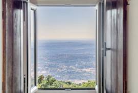 A Zen rustic little house within São Mamede’s Natural Park