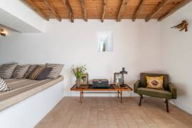 A Zen rustic little house within São Mamede’s Natural Park