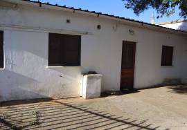 House with several annexes and land 17000m2 - N125 Loulé