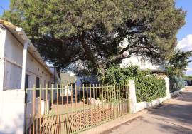 House with several annexes and land 17000m2 - N125 Loulé