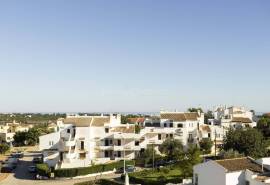 Tavira – 1-Bedroom Apartment with Terrace, Parking, and Pool