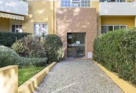 Tavira – 1-Bedroom Apartment with Terrace, Parking, and Pool