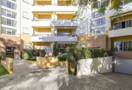 Tavira – 1-Bedroom Apartment with Terrace, Parking, and Pool