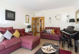 Tavira – 1-Bedroom Apartment with Terrace, Parking, and Pool