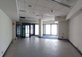 Spacious commercial premises for rent in Portugalete - 181 m²