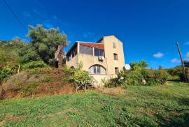 Pleasant Country House With 3 Bedrooms, 2 Bathrooms, Veranda, Terrace And A 539 M2 Garden With Superb Views