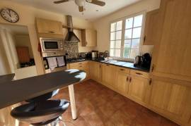 Cosy Single Storey Villa With Garden, Garage And Pool