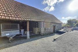 Detached Country House with Outbuilding