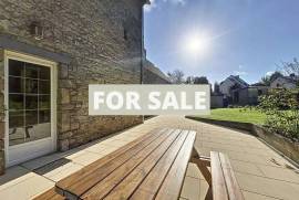 Detached Country House with Outbuilding