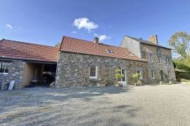 Detached Country House with Outbuilding