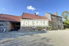 Detached Country House with Outbuilding