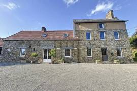 Detached Country House with Outbuilding