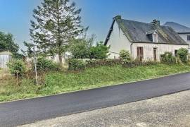 Detached Country House with Outbuilding